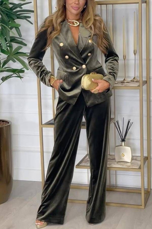 Tailleur con bottoni in velluto